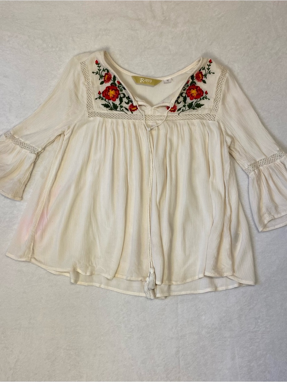 R1893 White Boho Floral Peasant Top Medium Stained